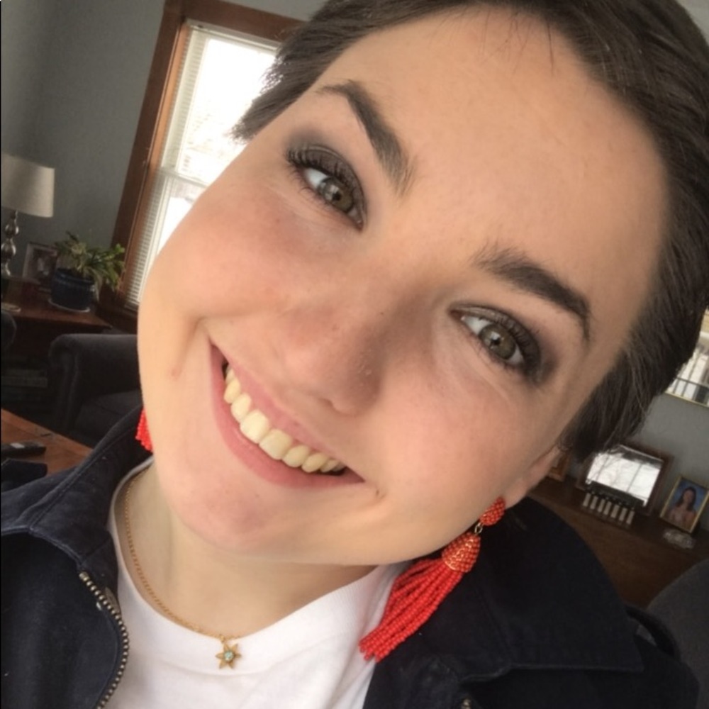 Meet your Posher, Madeline